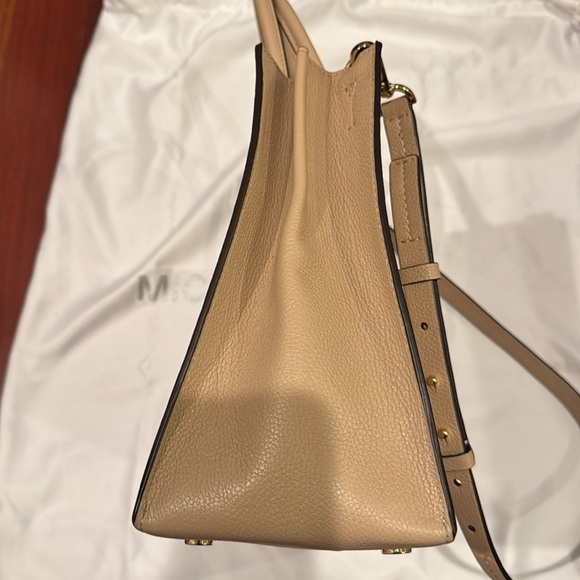 Michael Kors🎉host pick🎉🎈 NWOT  large Mercer accordion tote bag - Picture 7 of 13